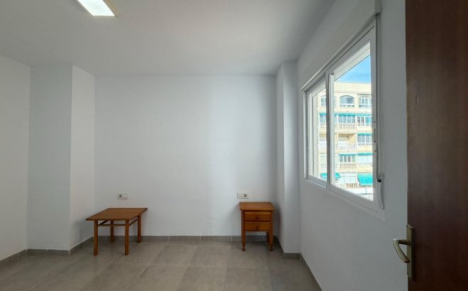 Resale - Apartment -
Torrevieja - Playa de los Locos