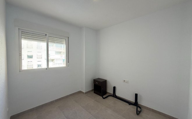 Resale - Apartment -
Torrevieja - Playa de los Locos