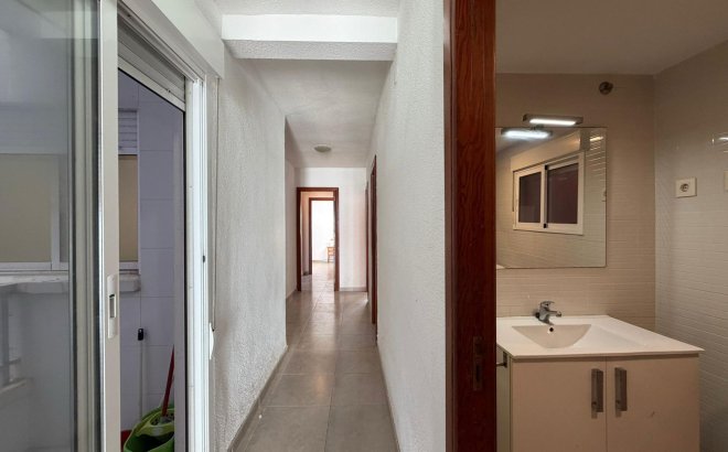 Resale - Apartment -
Torrevieja - Playa de los Locos