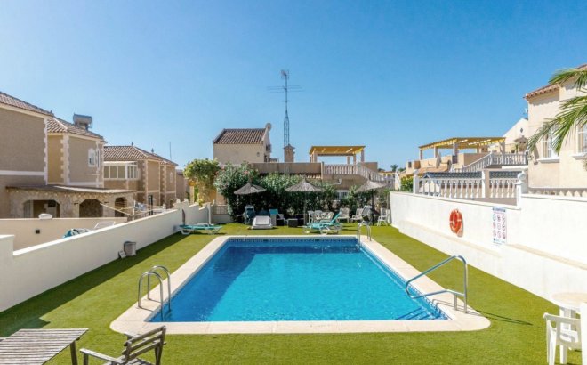 Revente - Bungalow -
San Miguel de Salinas - Inland