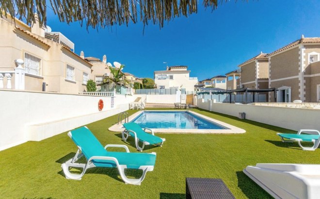 Revente - Bungalow -
San Miguel de Salinas - Inland
