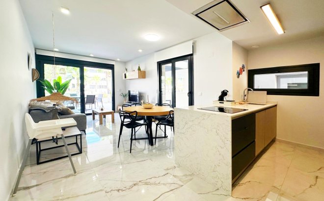 Resale - Apartment -
Torrevieja - Costa Blanca