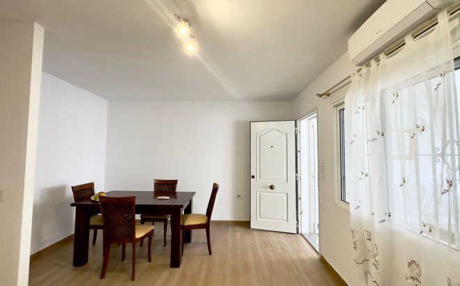 Resale - Bungalow -
Torrevieja - El Limonar