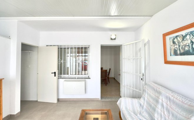 Resale - Bungalow -
Torrevieja - El Limonar