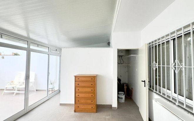 Resale - Bungalow -
Torrevieja - El Limonar