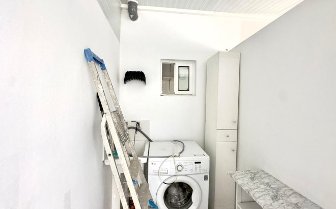 Resale - Bungalow -
Torrevieja - El Limonar