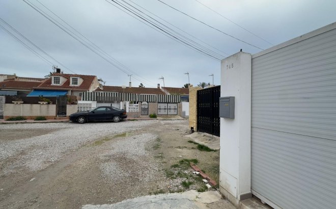 Resale - Bungalow -
Torrevieja - El Limonar