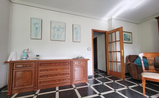 Resale - Apartment -
Torrevieja - Centro