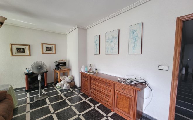 Resale - Apartment -
Torrevieja - Centro