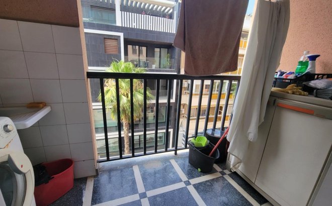 Resale - Apartment -
Torrevieja - Centro