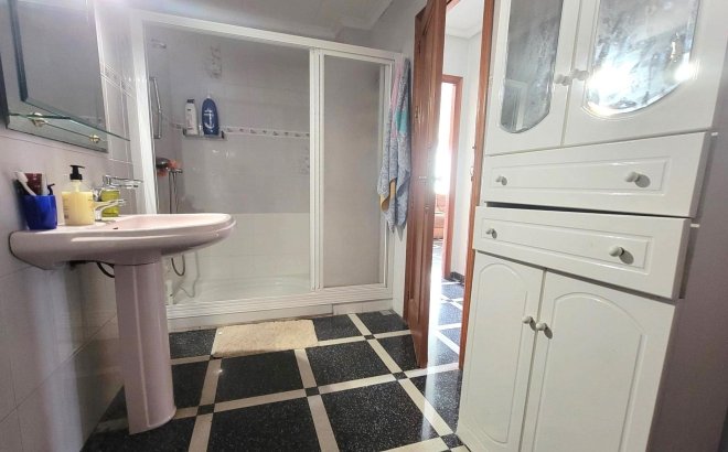 Resale - Apartment -
Torrevieja - Centro