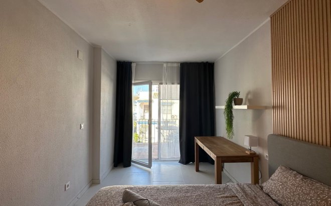 Revente - Bungalow -
Torrevieja - Los Balcones
