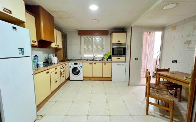 Revente - Appartement -
Torrevieja - Centro