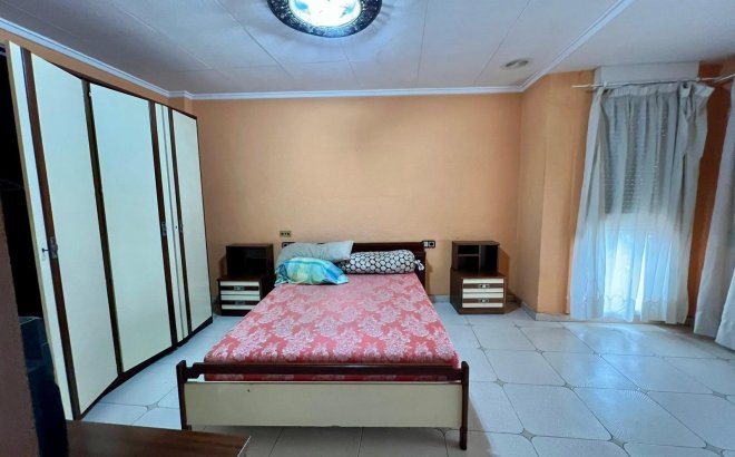 Revente - Appartement -
Torrevieja - Centro