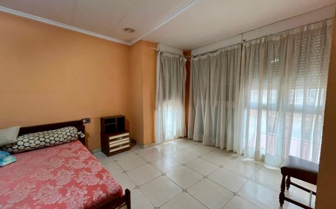 Revente - Appartement -
Torrevieja - Centro