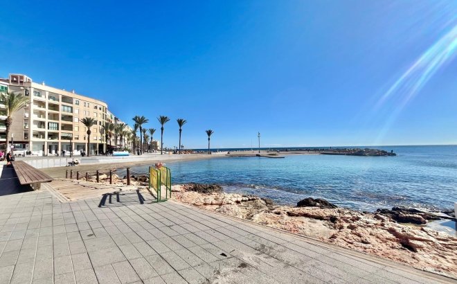 Revente - Appartement -
Torrevieja - Centro