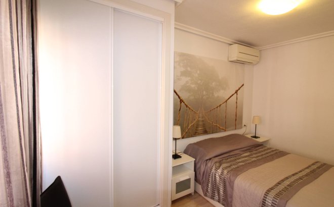 Revente - Appartement -
Torrevieja - Centro