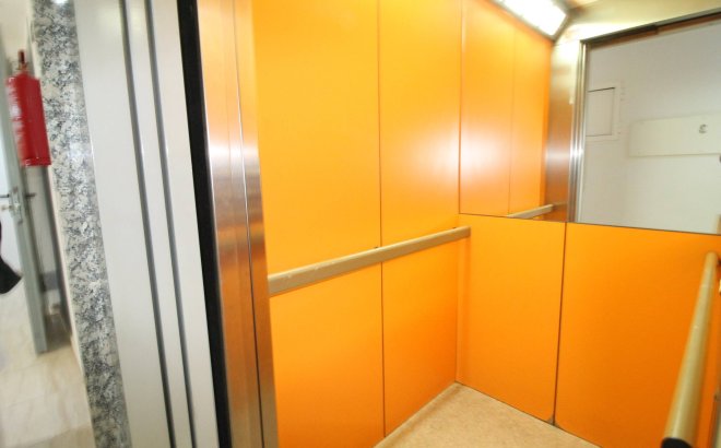 Revente - Appartement -
Torrevieja - Centro