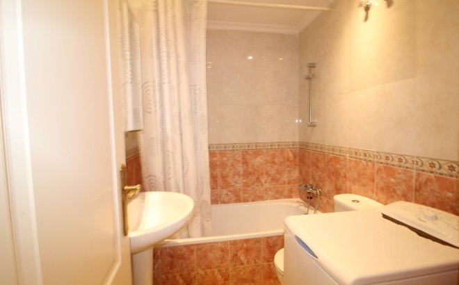 Revente - Appartement -
Torrevieja - Centro