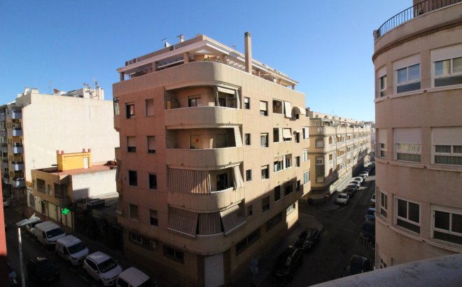 Revente - Appartement -
Torrevieja - Centro