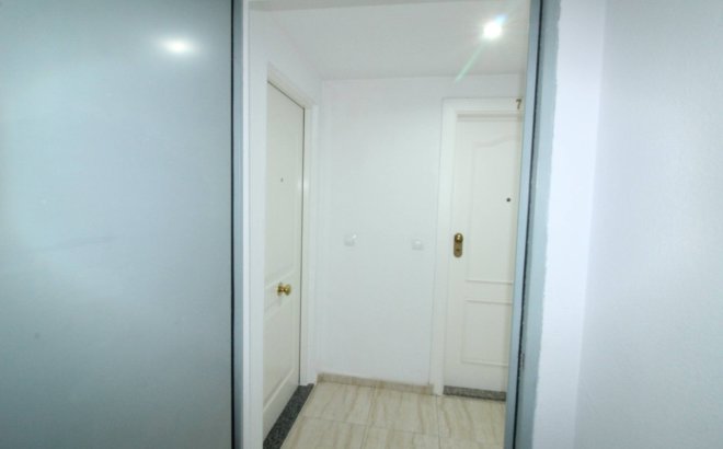 Revente - Appartement -
Torrevieja - Centro