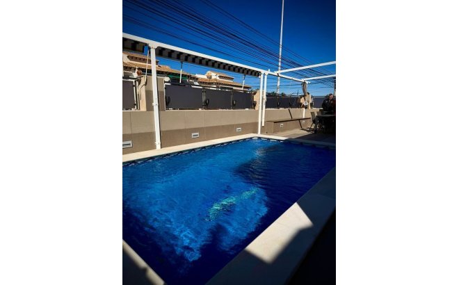 Resale - Villa -
Los Balcones - Barrio Los Balcones - Los Altos del Edén