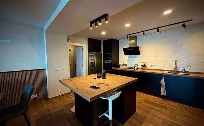 Resale - Villa -
Los Balcones - Barrio Los Balcones - Los Altos del Edén