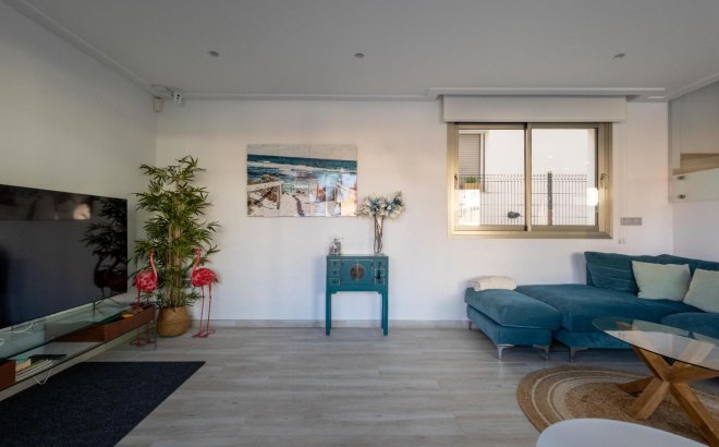 Resale - Villa -
Orihuela Costa - Costa Blanca