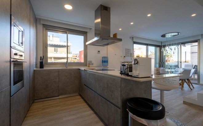 Resale - Villa -
Orihuela Costa - Costa Blanca