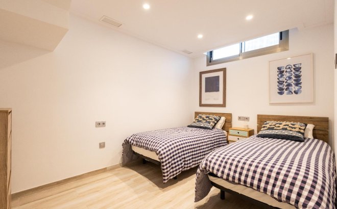 Resale - Villa -
Orihuela Costa - Costa Blanca