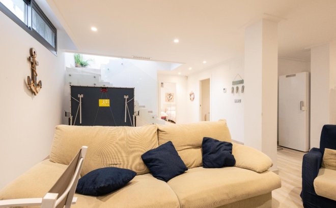 Resale - Villa -
Orihuela Costa - Costa Blanca