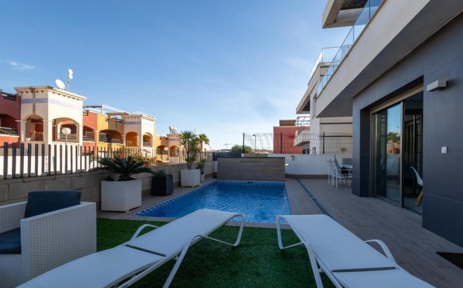 Resale - Villa -
Orihuela Costa - Costa Blanca