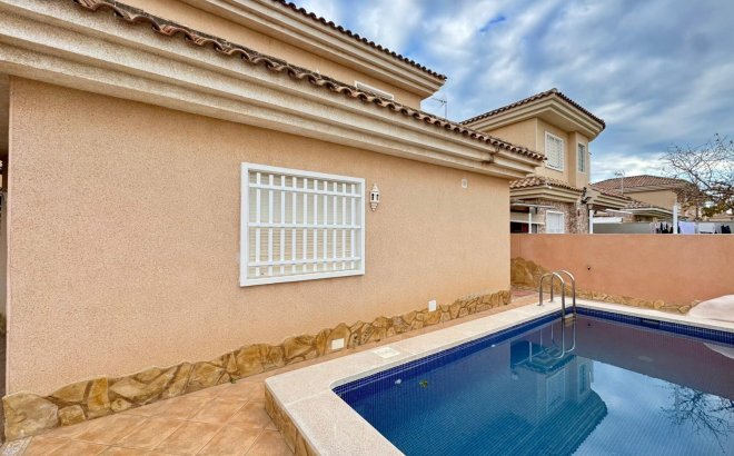 Herverkoop - Villa -
Torrevieja - Costa Blanca
