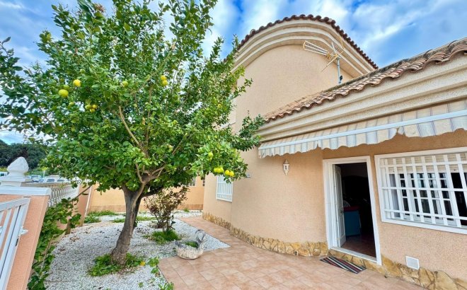 Herverkoop - Villa -
Torrevieja - Costa Blanca