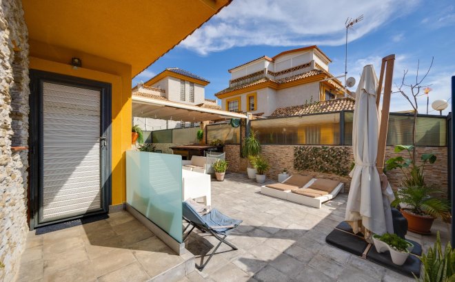 Resale - Villa -
Los Montesinos - La Herrada