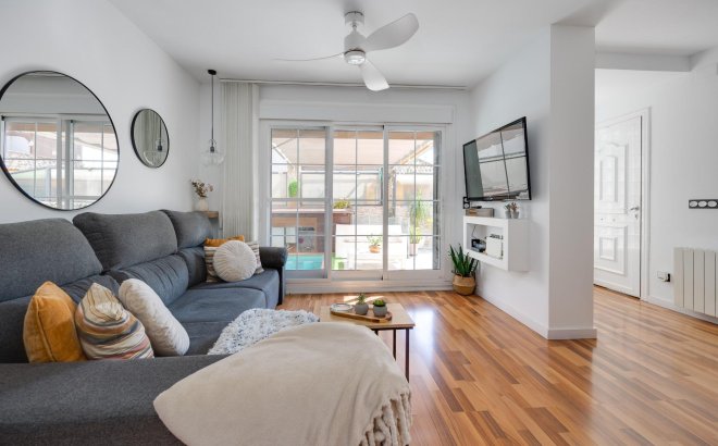 Resale - Villa -
Los Montesinos - La Herrada