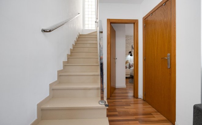 Resale - Villa -
Los Montesinos - La Herrada