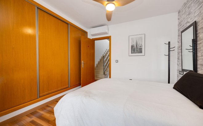 Resale - Villa -
Los Montesinos - La Herrada