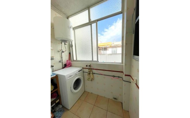 Herverkoop - Appartement -
Torrevieja - Estacion De Autobuses