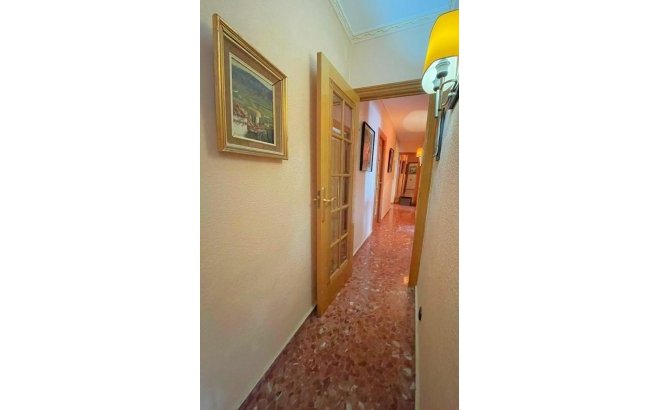 Herverkoop - Appartement -
Torrevieja - Estacion De Autobuses