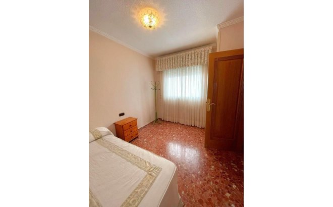 Herverkoop - Appartement -
Torrevieja - Estacion De Autobuses