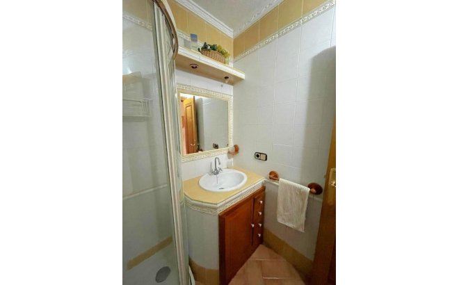 Herverkoop - Appartement -
Torrevieja - Estacion De Autobuses