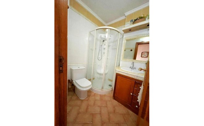 Herverkoop - Appartement -
Torrevieja - Estacion De Autobuses