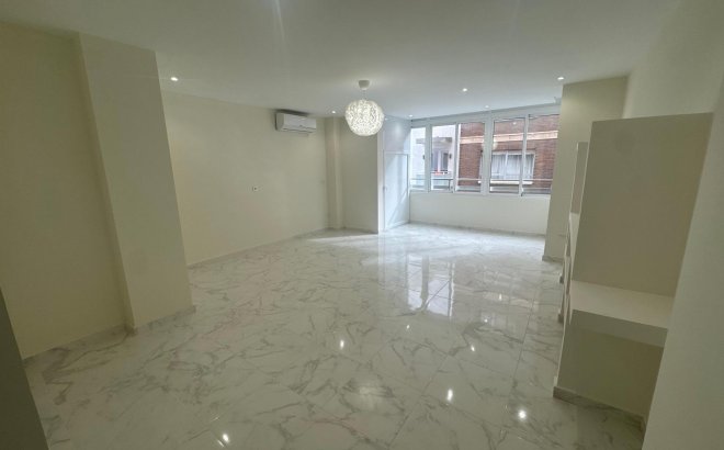 Resale - Apartment -
Torrevieja - Costa Blanca