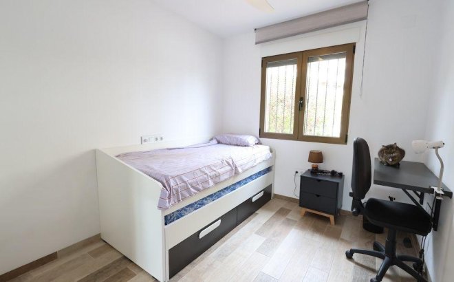 Revente - Dúplex -
Cabo Roig - Costa Blanca