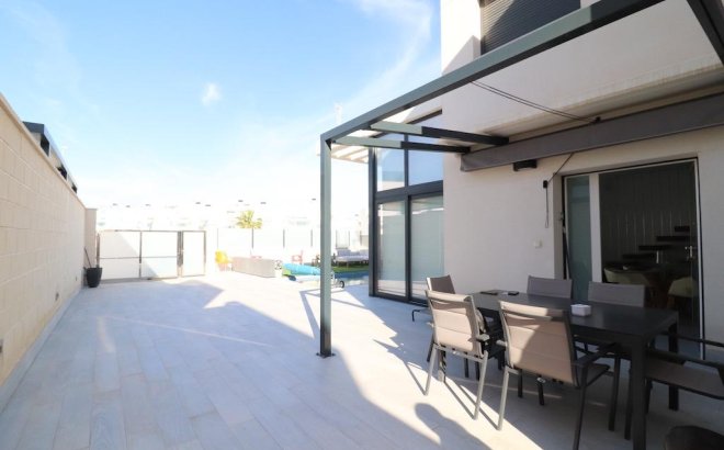 Resale - Villa -
Orihuela Costa - Costa Blanca