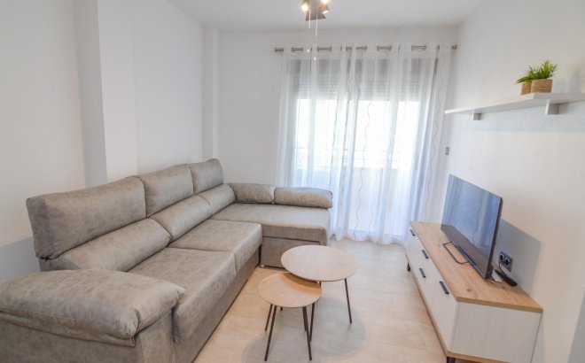 Herverkoop - Appartement -
Torrevieja - Playa del Cura