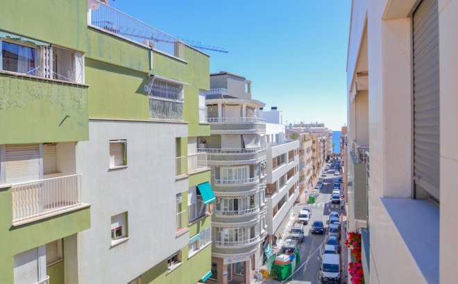 Herverkoop - Appartement -
Torrevieja - Playa del Cura