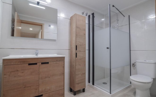 Herverkoop - Appartement -
Torrevieja - Playa del Cura