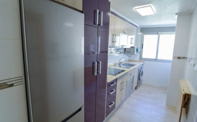 Herverkoop - Appartement -
Torrevieja - Playa del Cura